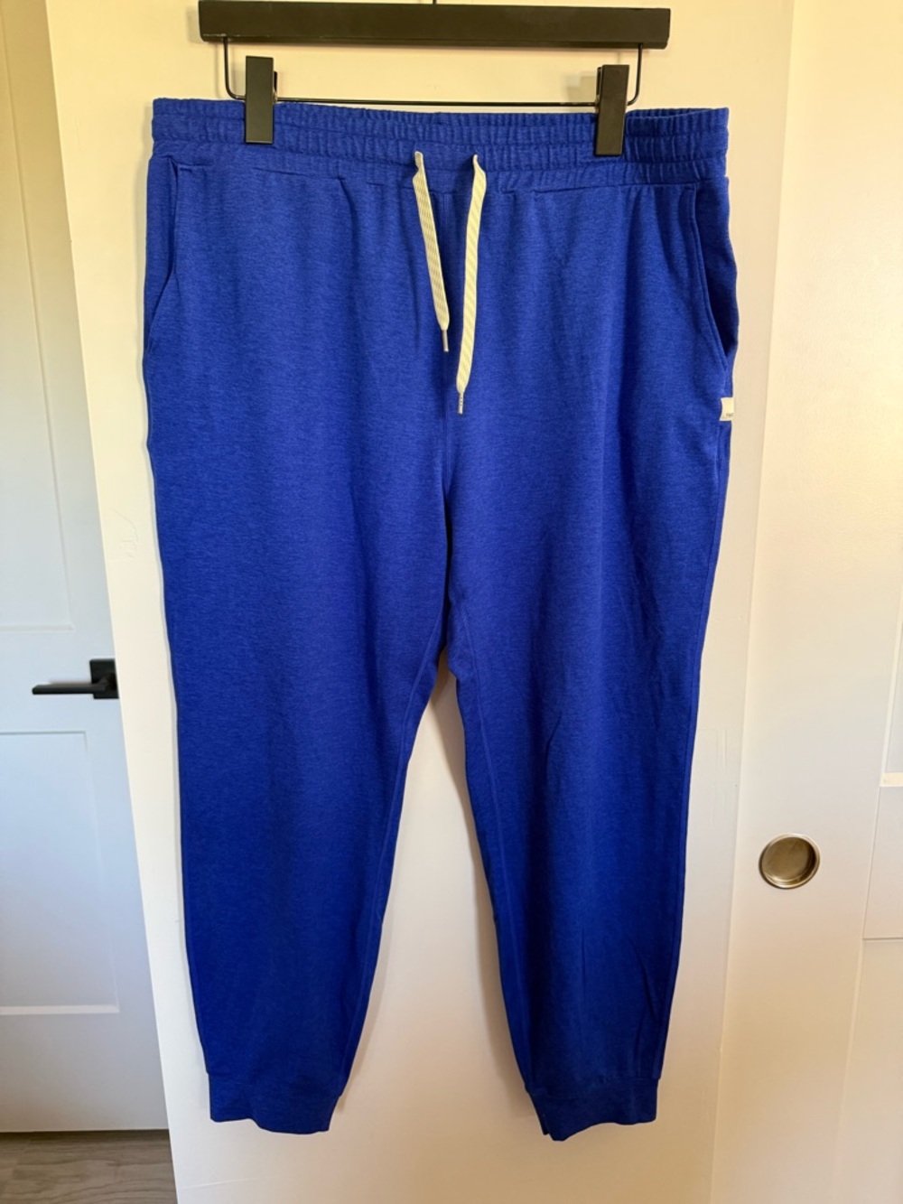 NWOT Vuori Performance Jogger Size XL